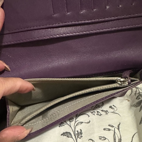 EUC CHANEL Dark Violet Quilted Patent Leather Wallet - Picture 4 of 8